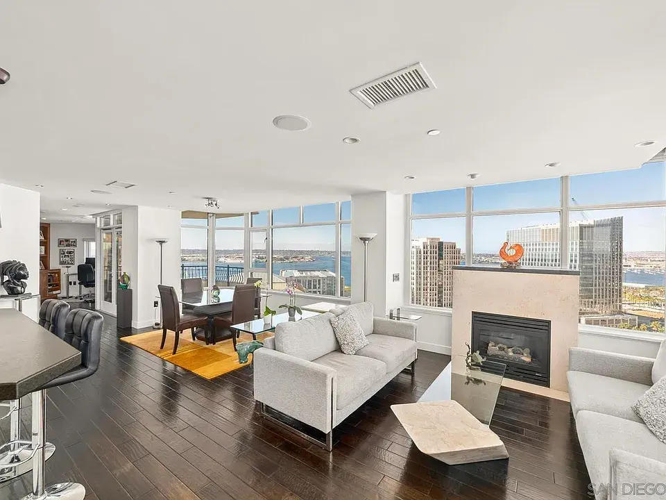 700 W Harbor Dr UNIT 2101, San Diego, CA 92101