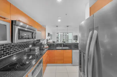 253 NE 2nd St APT 3108, Miami, FL 33132