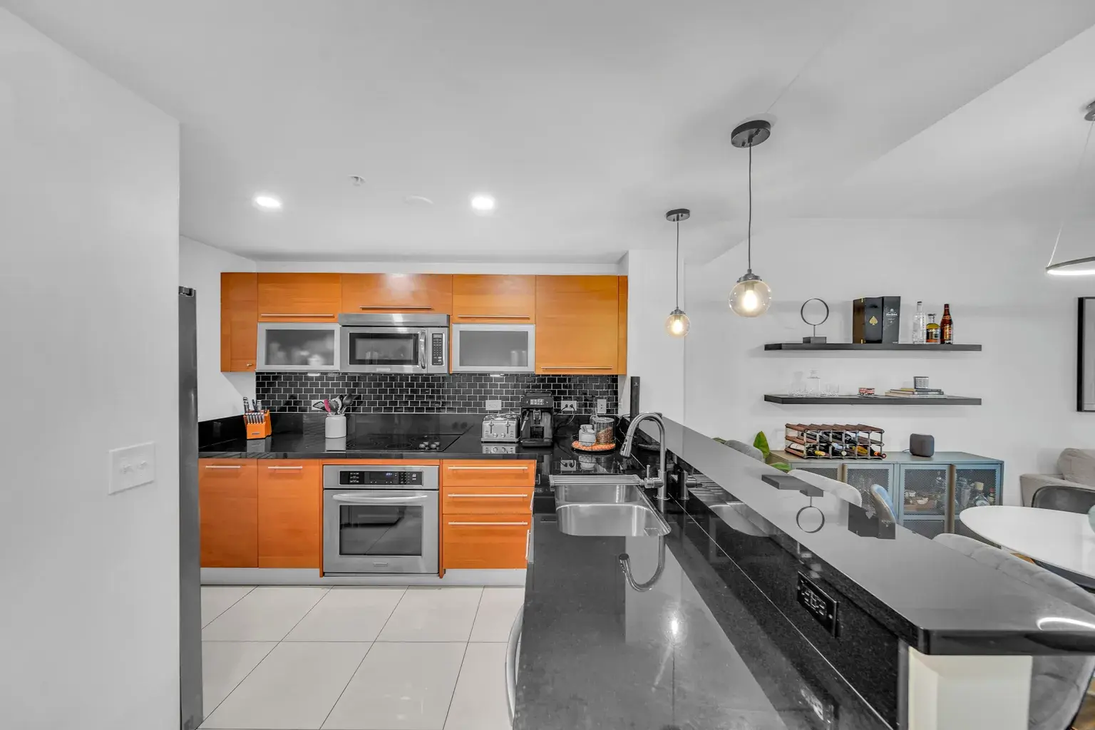 253 NE 2nd St APT 3108, Miami, FL 33132