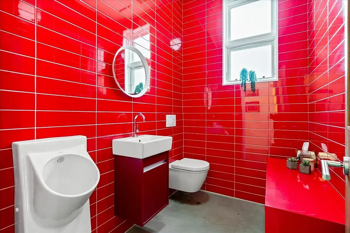 2100 W Eastwood Ave,   Chicago, IL 60625