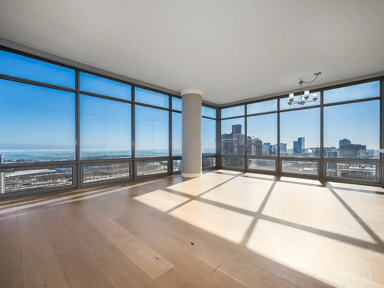 100 14th St APT 2205,   Chicago, IL 60605