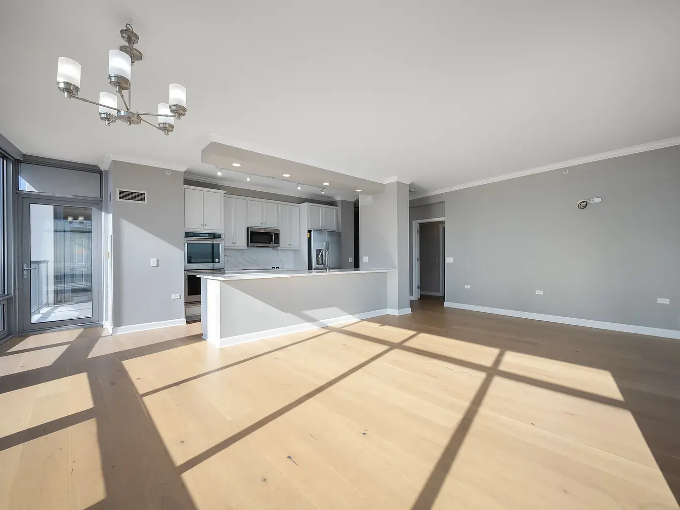 100 14th St APT 2205,   Chicago, IL 60605