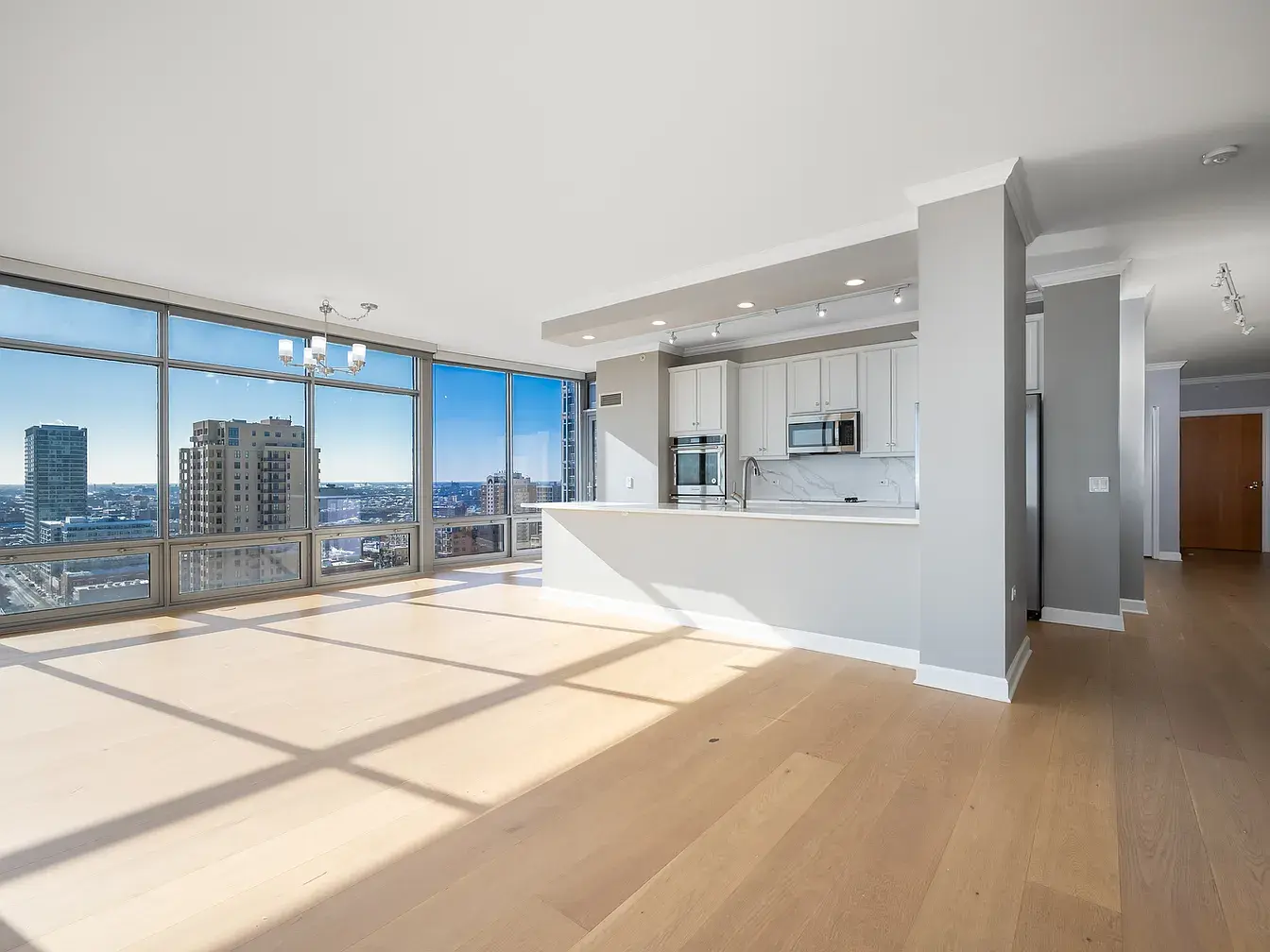 100 14th St APT 2205,   Chicago, IL 60605