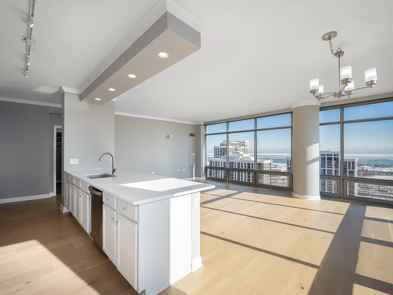 100 14th St APT 2205,   Chicago, IL 60605