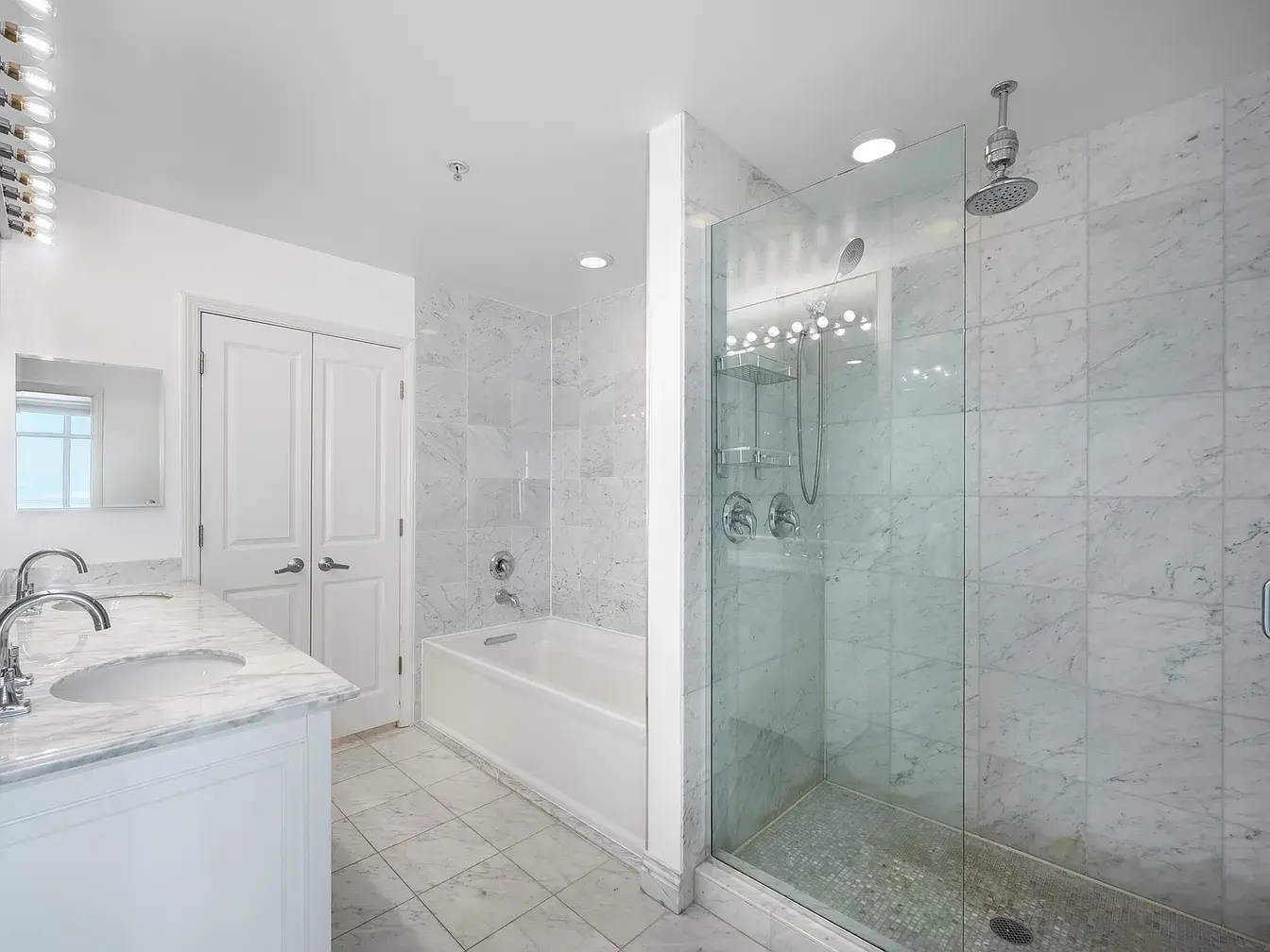 100 14th St APT 2205,   Chicago, IL 60605