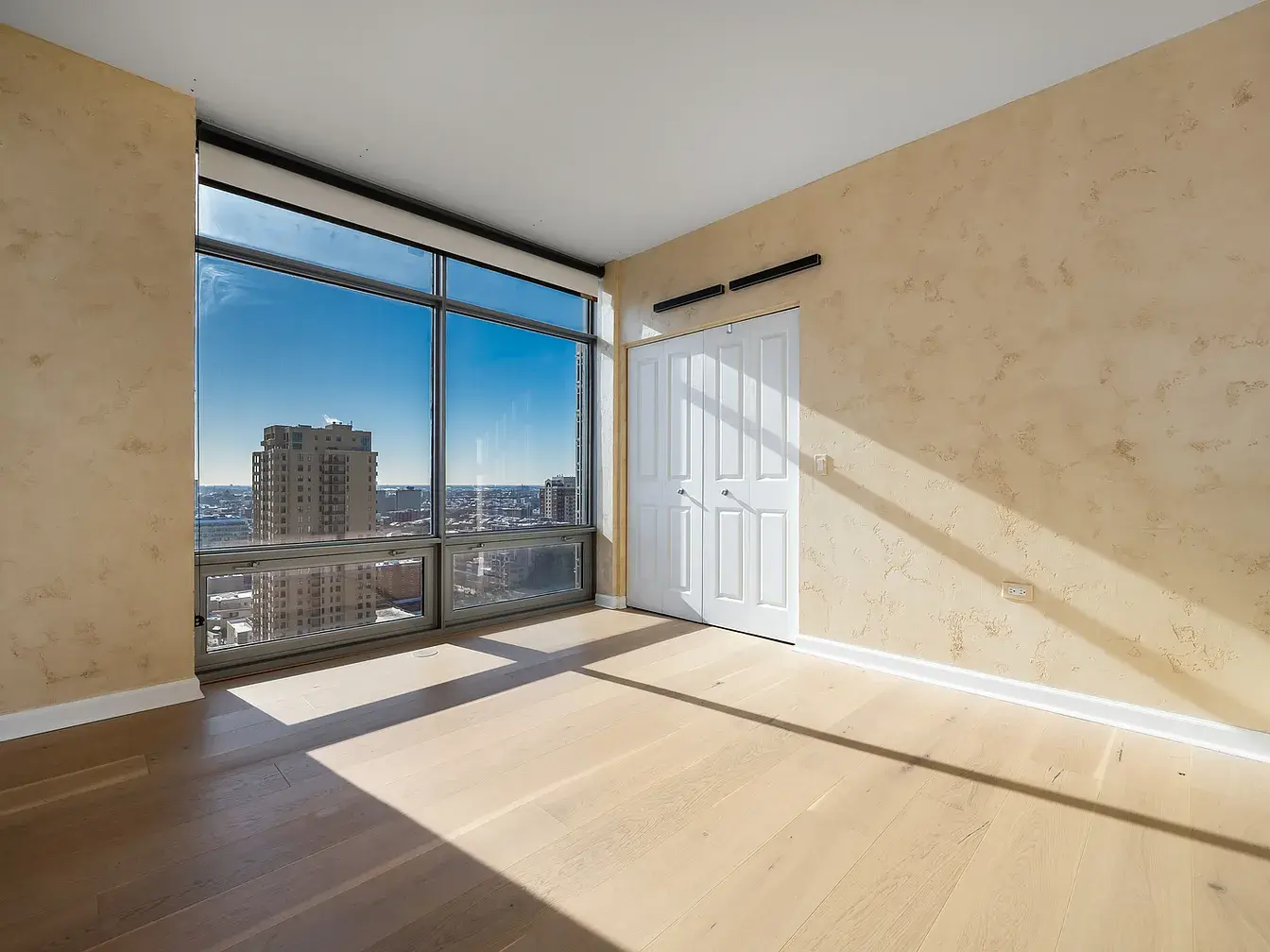 100 14th St APT 2205,   Chicago, IL 60605