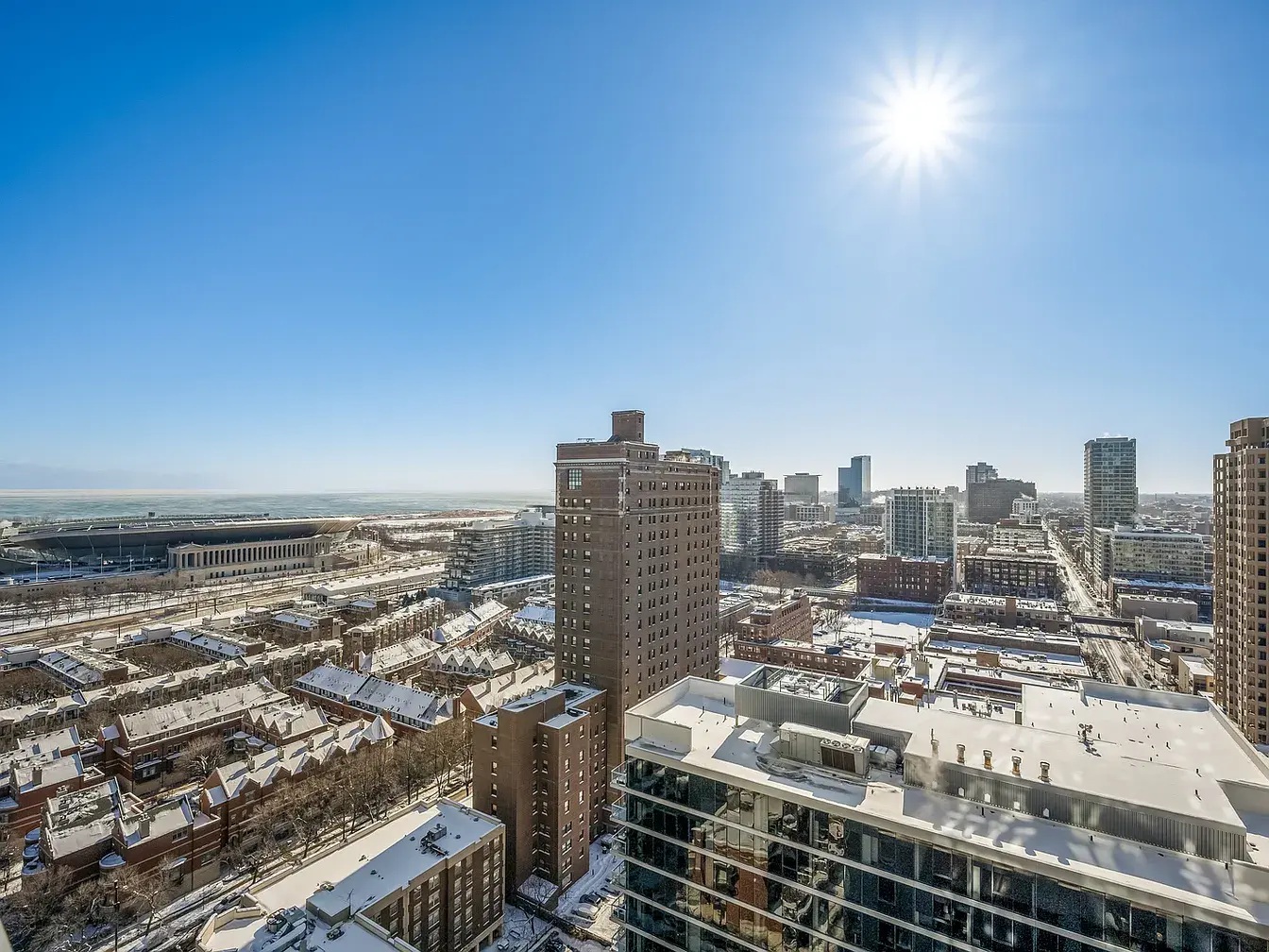 100 14th St APT 2205,   Chicago, IL 60605