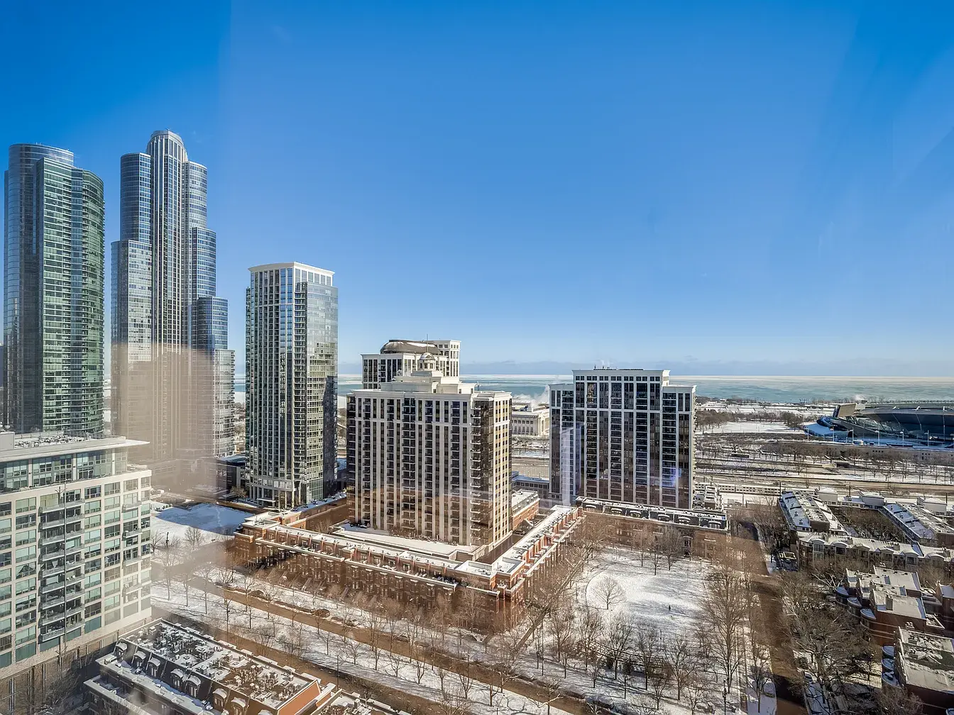 100 14th St APT 2205,   Chicago, IL 60605