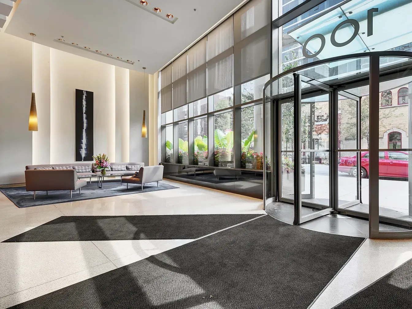 100 14th St APT 2205,   Chicago, IL 60605