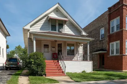 4541 N Harding Ave,   Chicago, IL 60625
