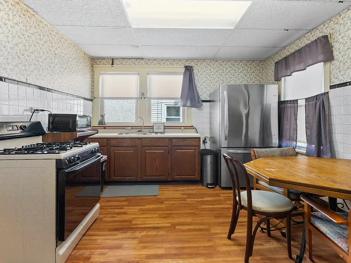 4541 N Harding Ave,   Chicago, IL 60625