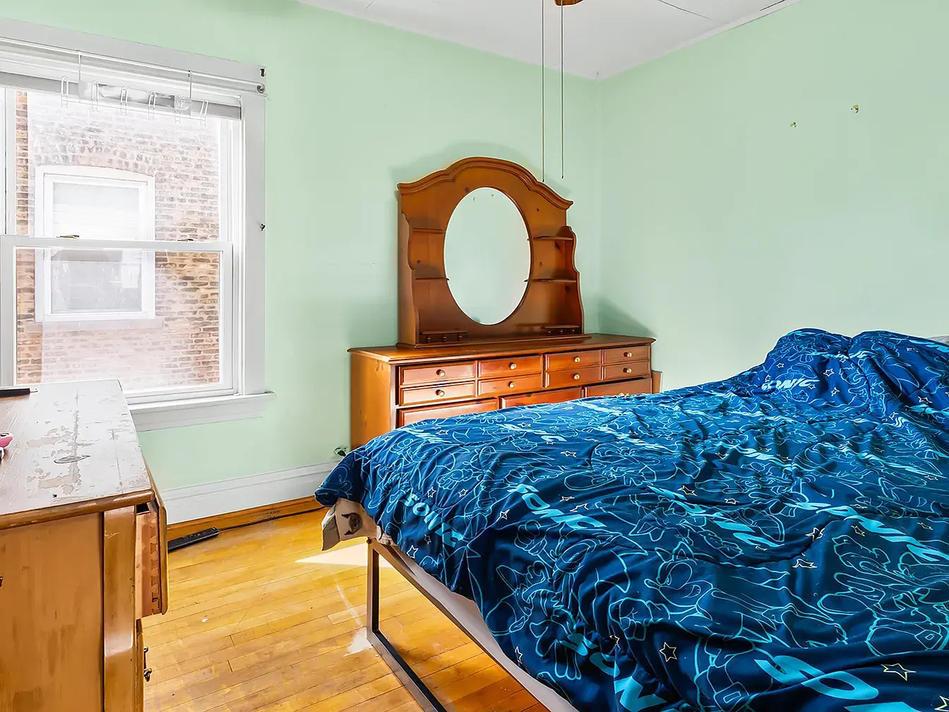 4541 N Harding Ave,   Chicago, IL 60625