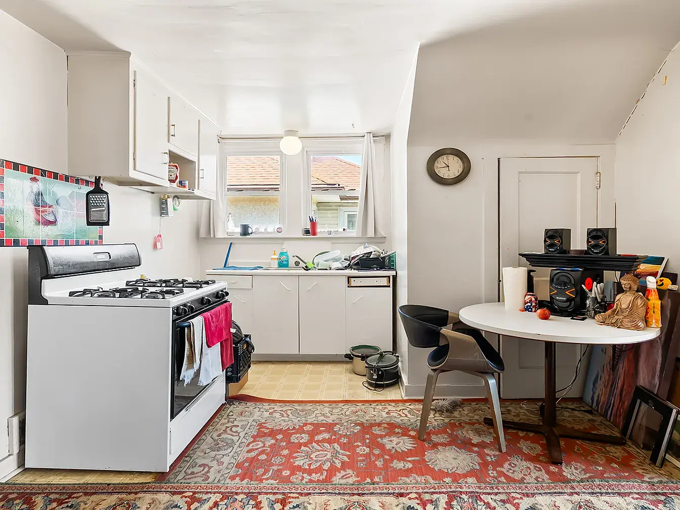 4541 N Harding Ave,   Chicago, IL 60625