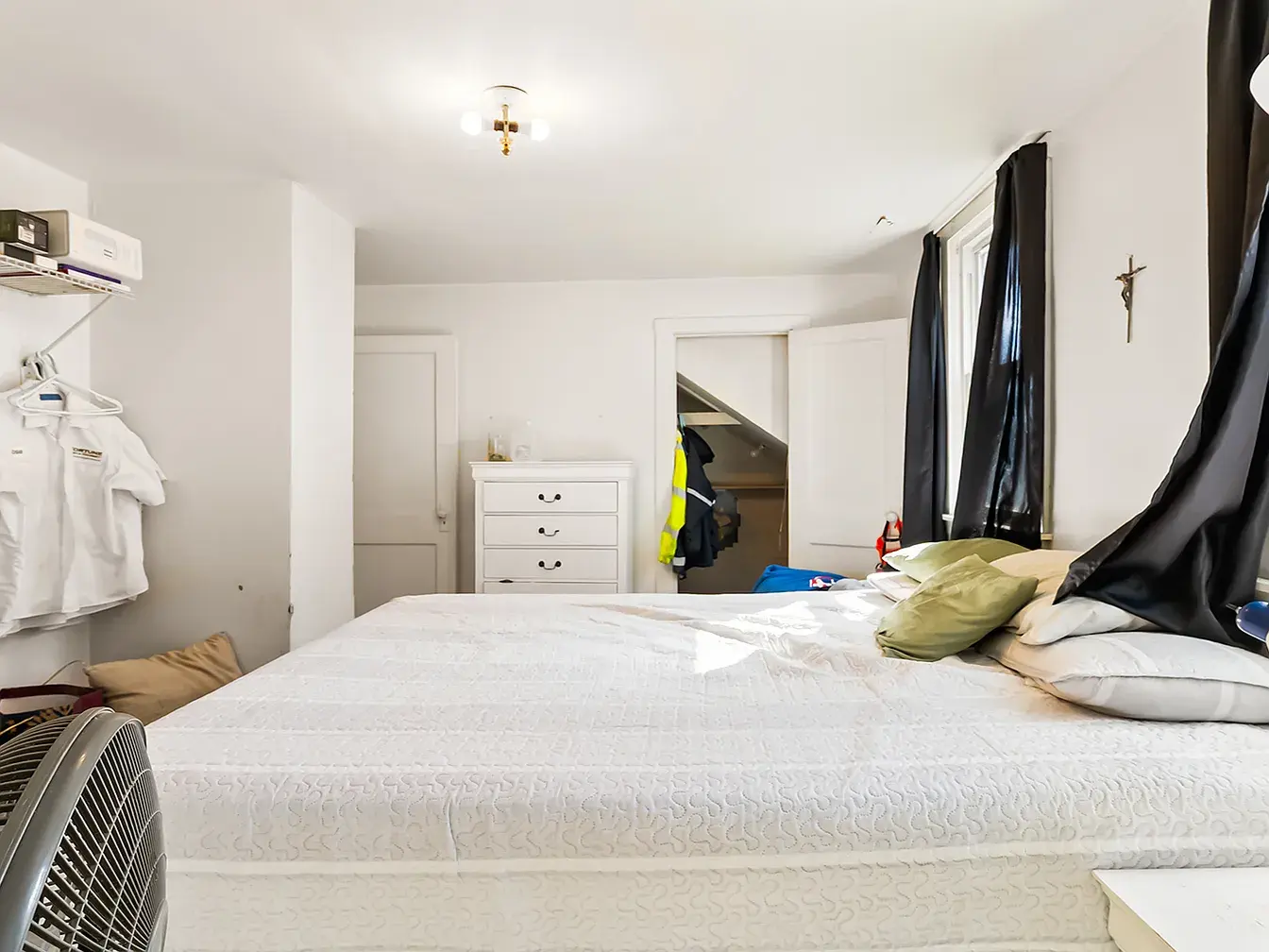 4541 N Harding Ave,   Chicago, IL 60625