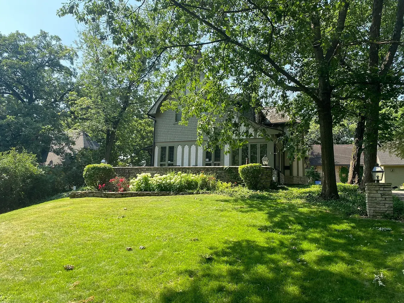 2023-2027 W 108th Pl,   Chicago, IL 60643