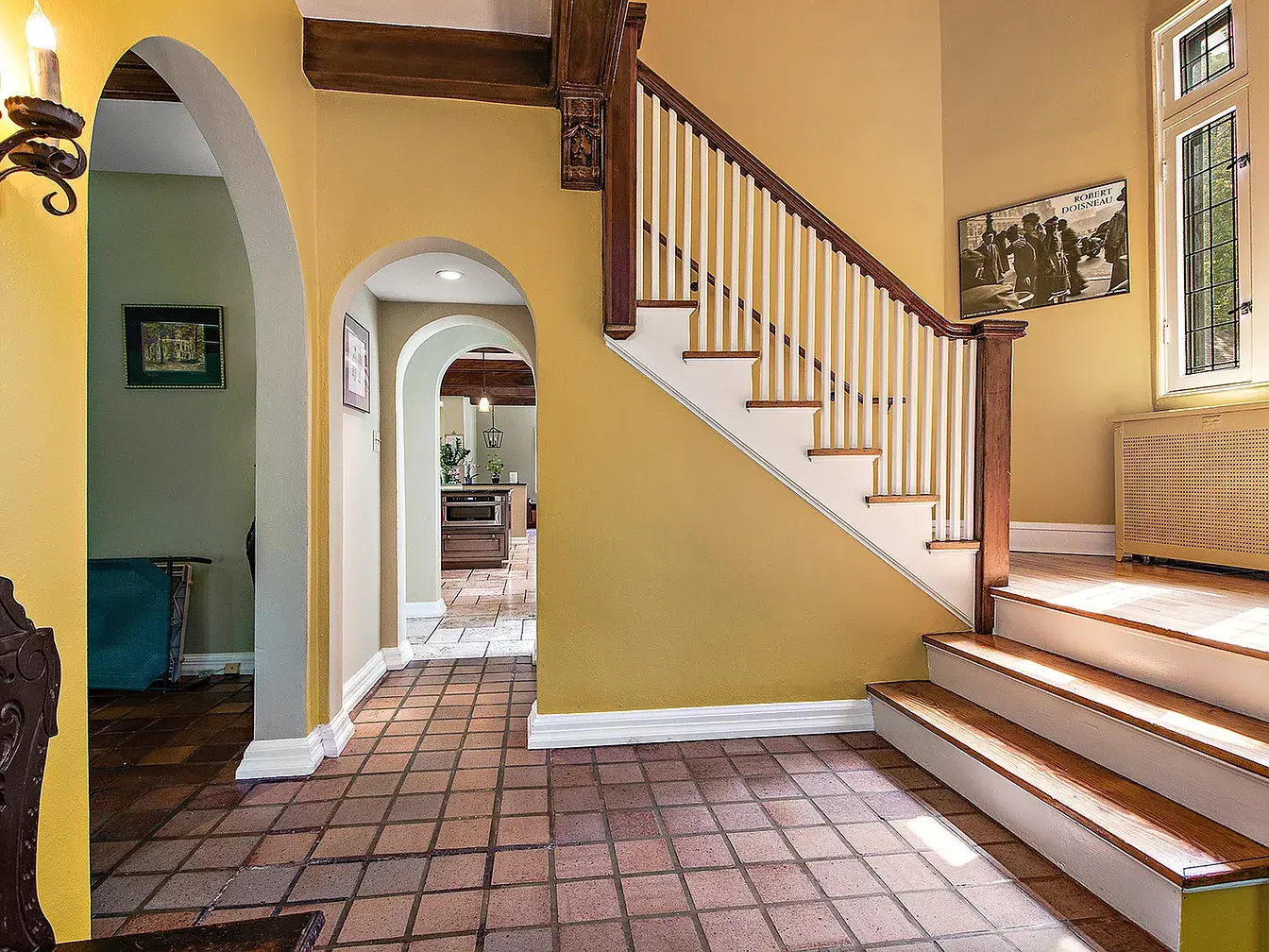 2023-2027 W 108th Pl,   Chicago, IL 60643