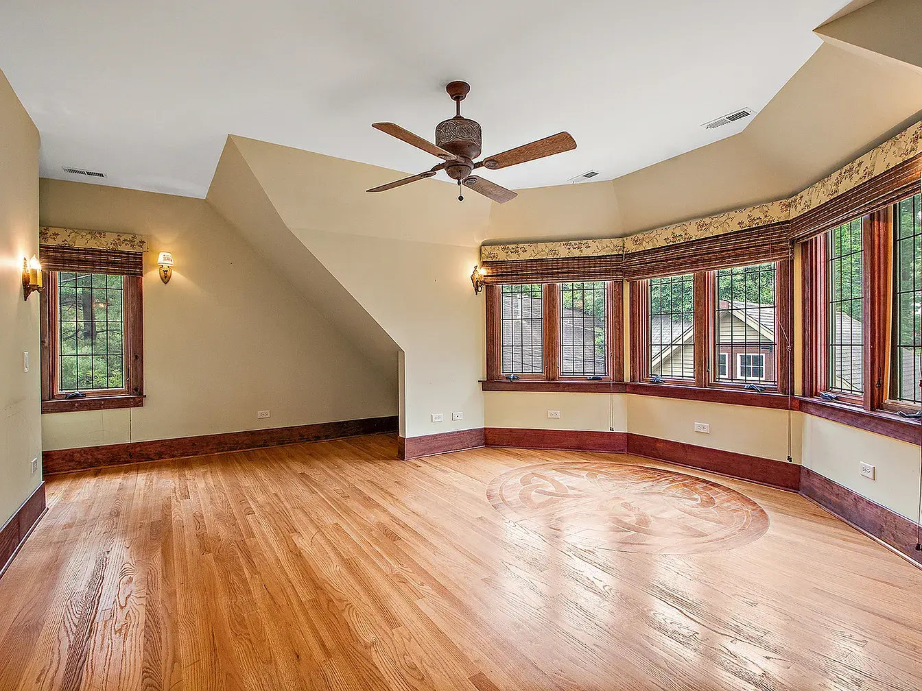 2023-2027 W 108th Pl,   Chicago, IL 60643