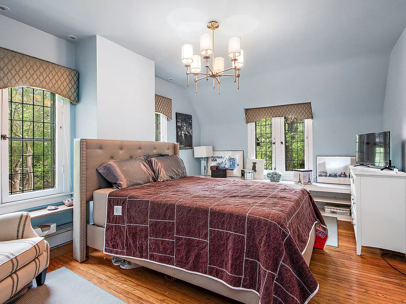 2023-2027 W 108th Pl,   Chicago, IL 60643