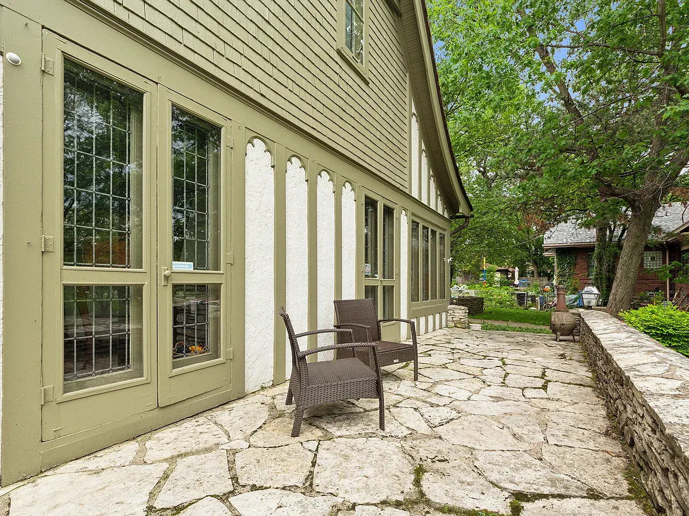 2023-2027 W 108th Pl,   Chicago, IL 60643