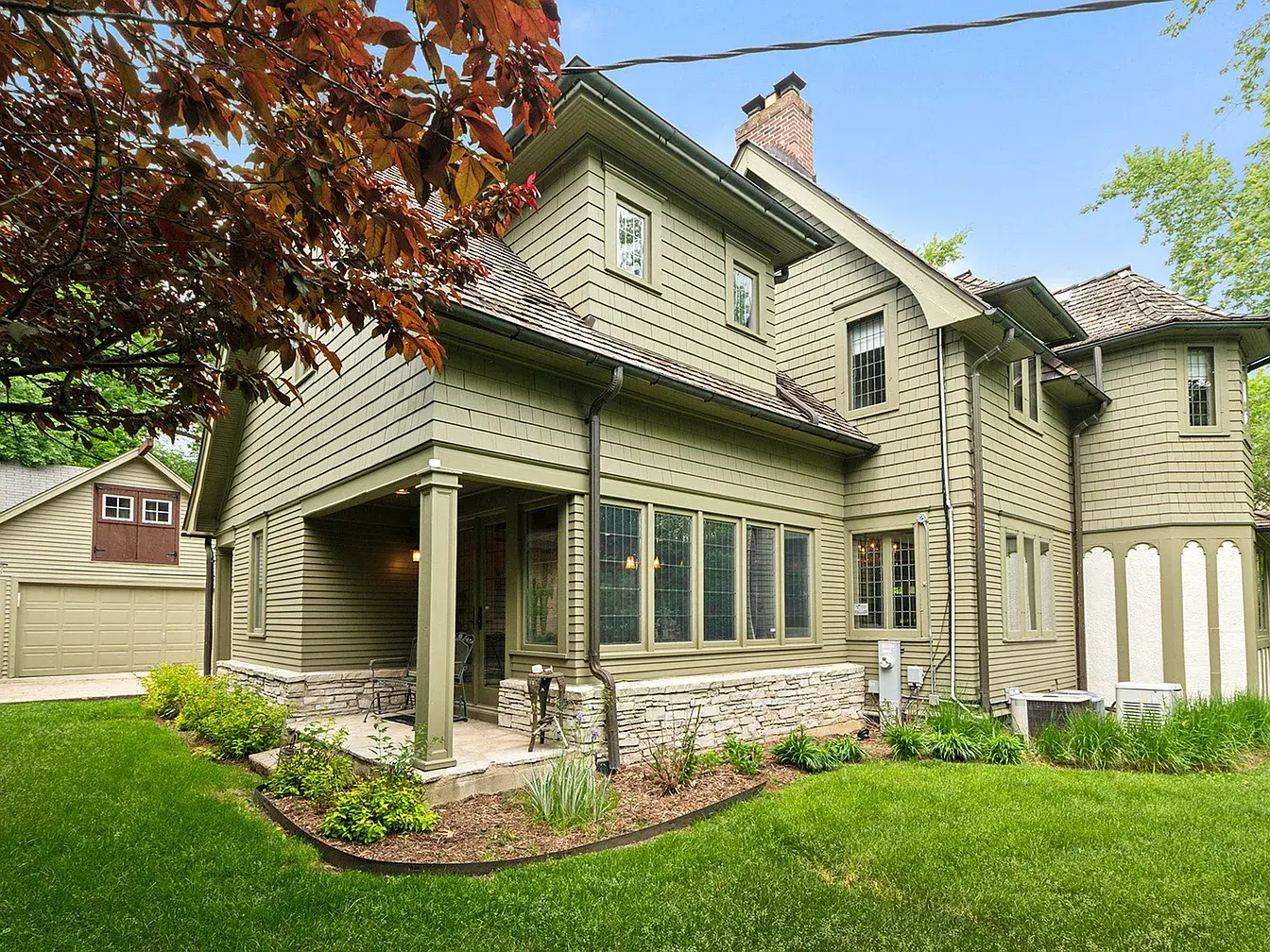 2023-2027 W 108th Pl,   Chicago, IL 60643