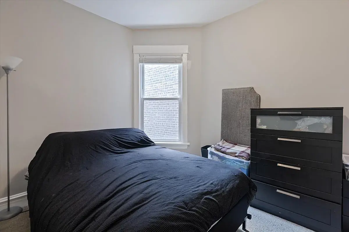 4844 W Rice St,   Chicago, IL 60651