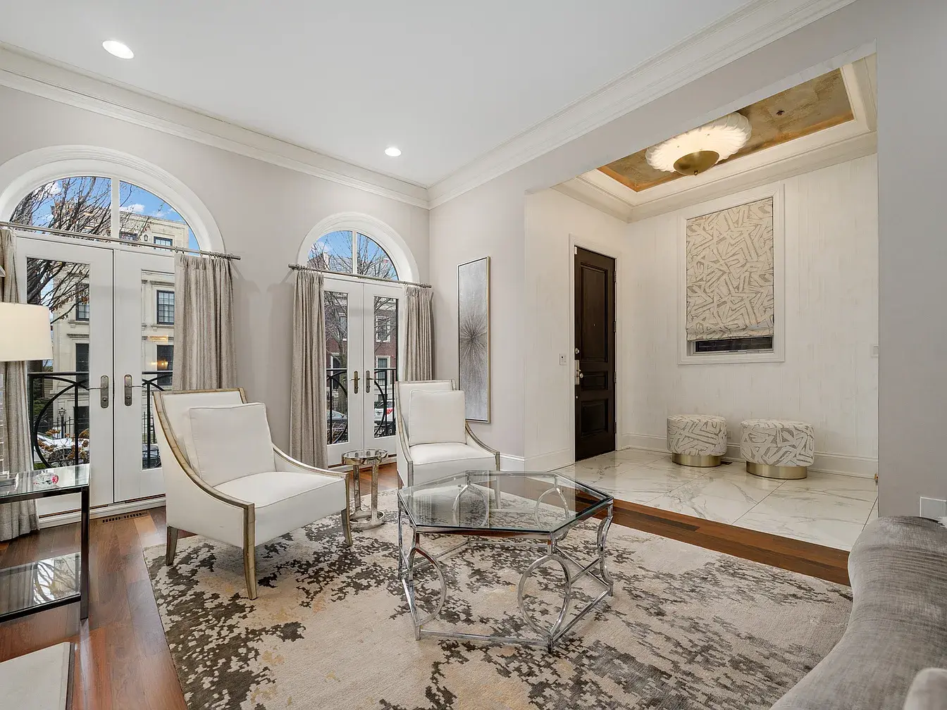 2140 N Clifton Ave,   Chicago, IL 60614