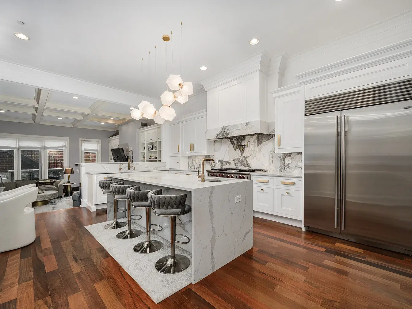 2140 N Clifton Ave,   Chicago, IL 60614