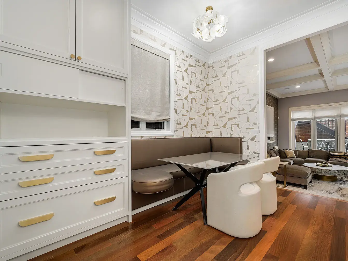 2140 N Clifton Ave,   Chicago, IL 60614