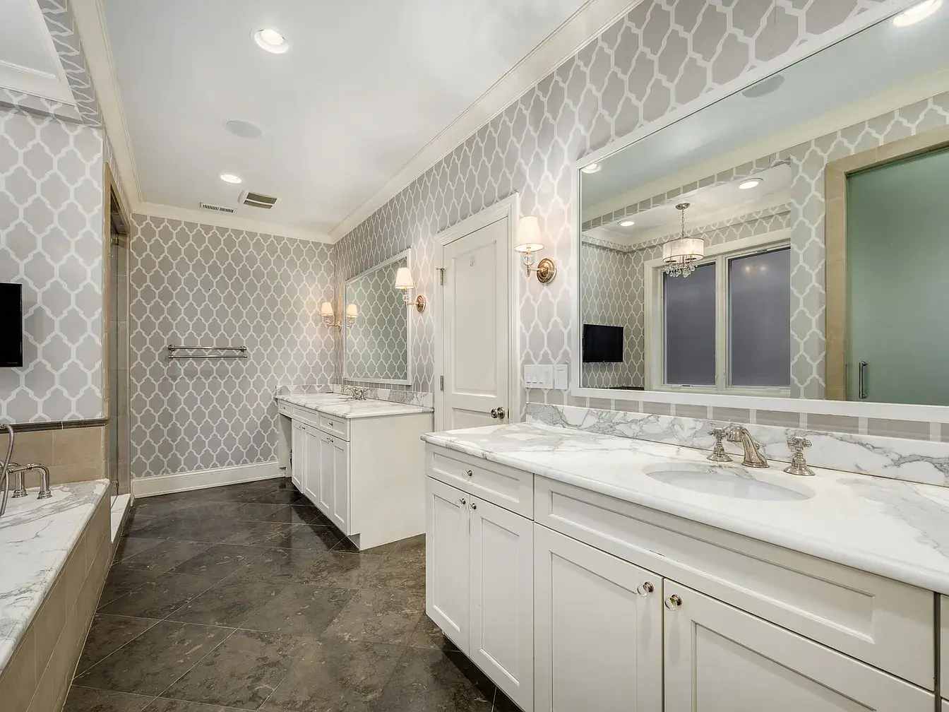 2140 N Clifton Ave,   Chicago, IL 60614