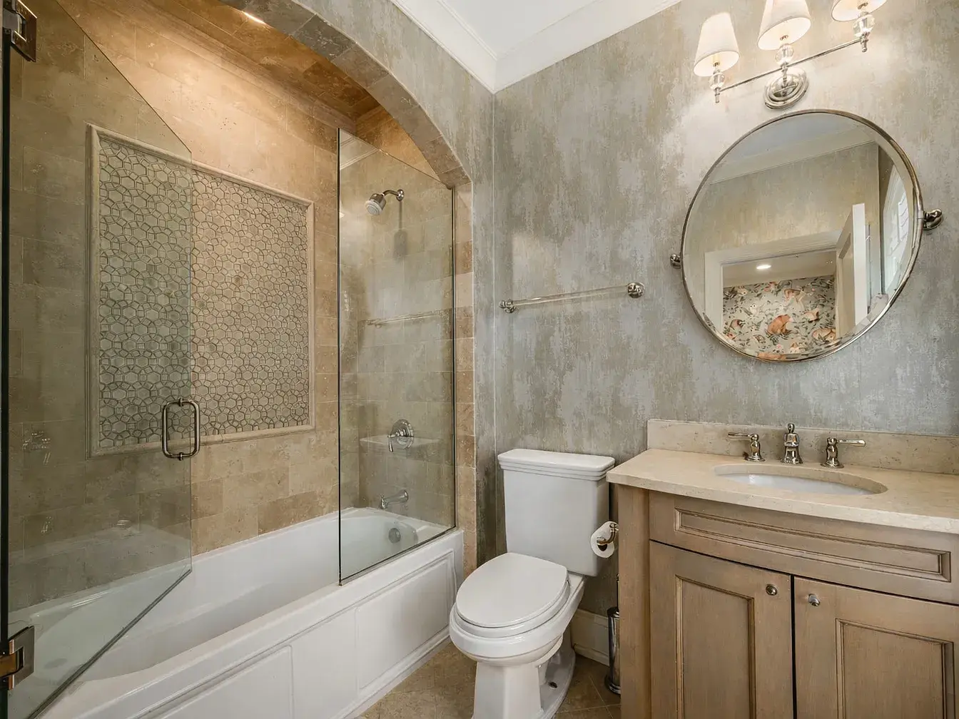 2140 N Clifton Ave,   Chicago, IL 60614