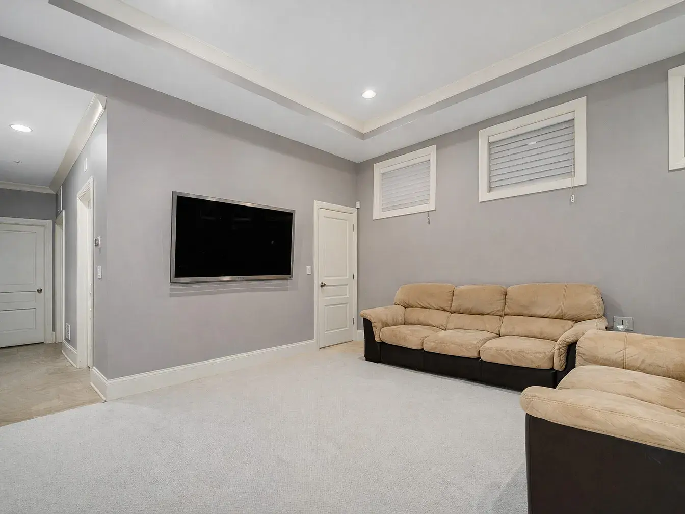 2140 N Clifton Ave,   Chicago, IL 60614