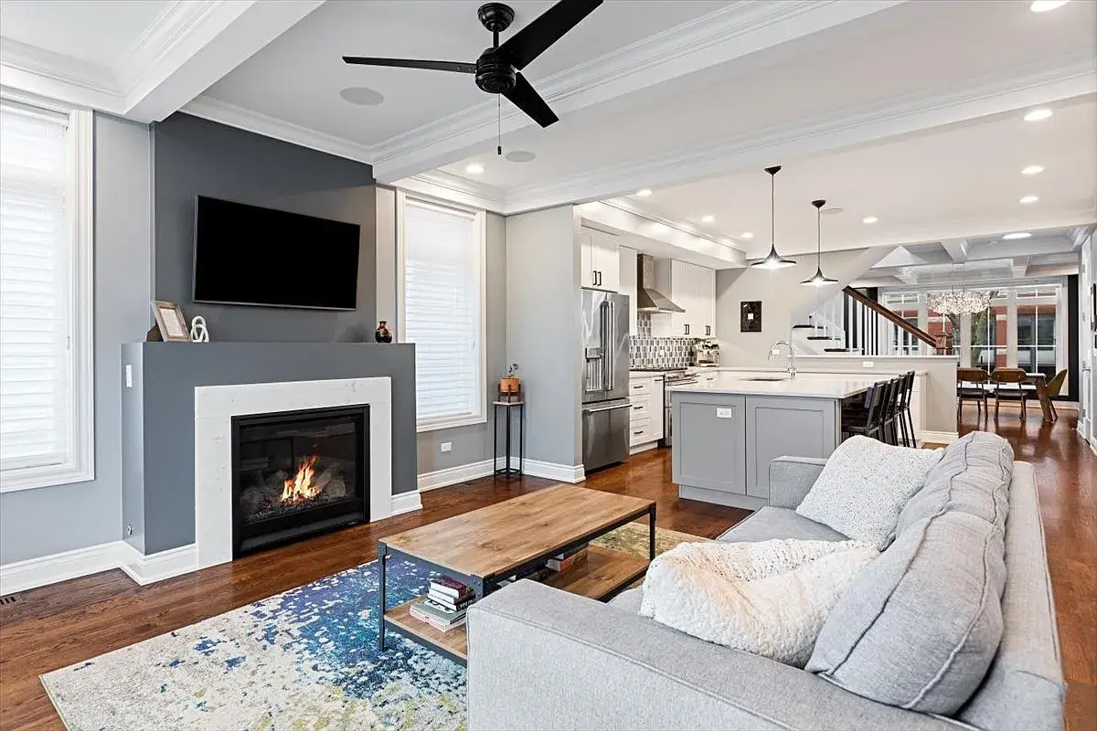 2514 W Moffat St,   Chicago, IL 60647