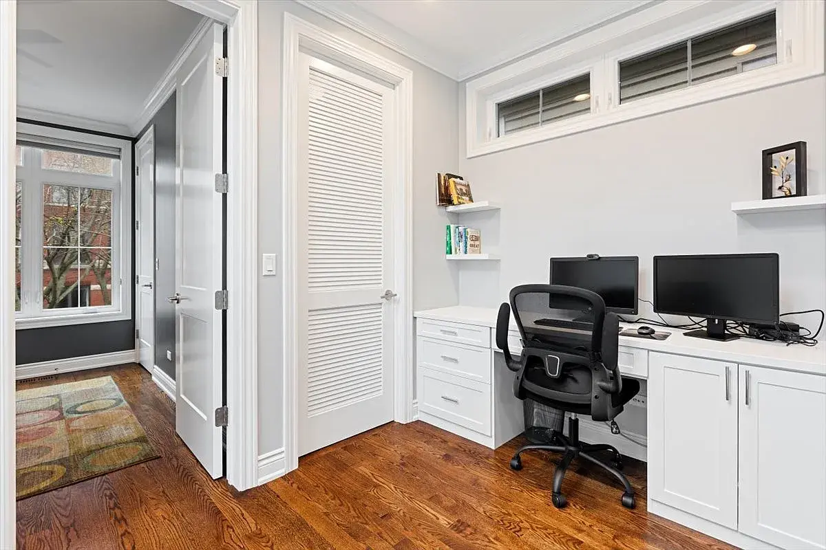 2514 W Moffat St,   Chicago, IL 60647