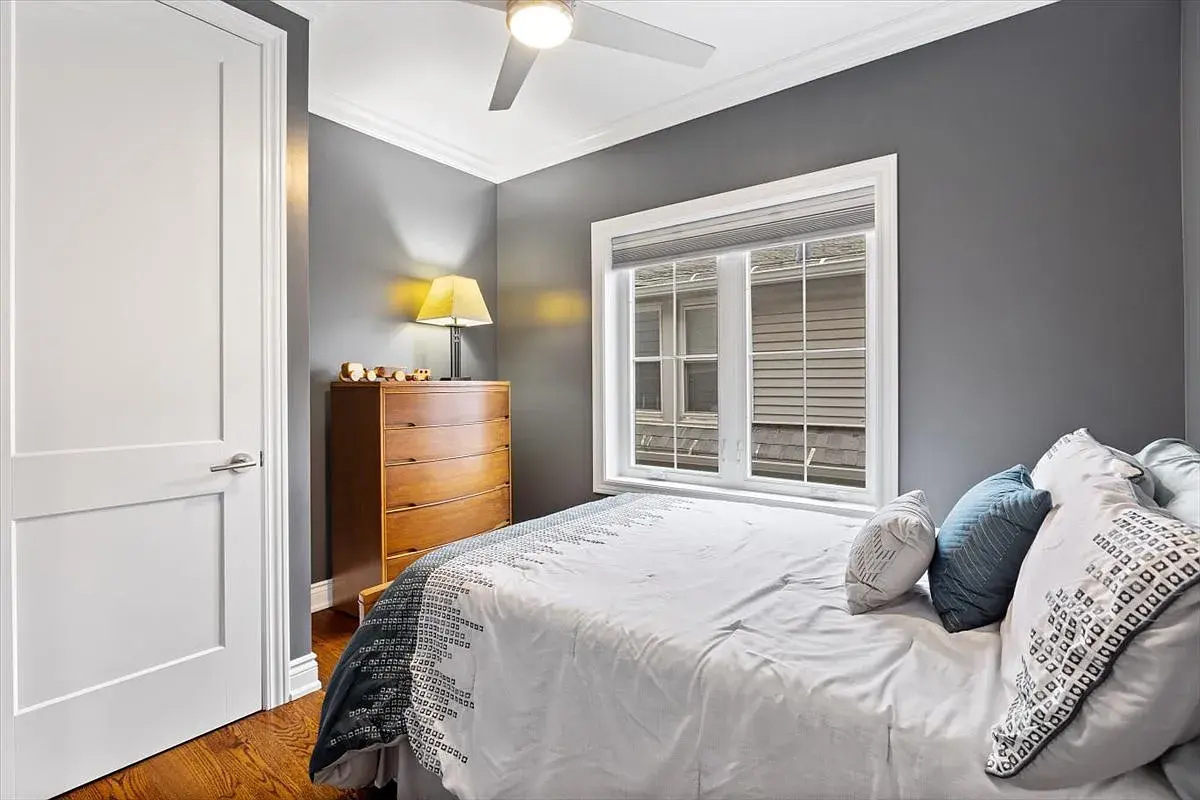 2514 W Moffat St,   Chicago, IL 60647