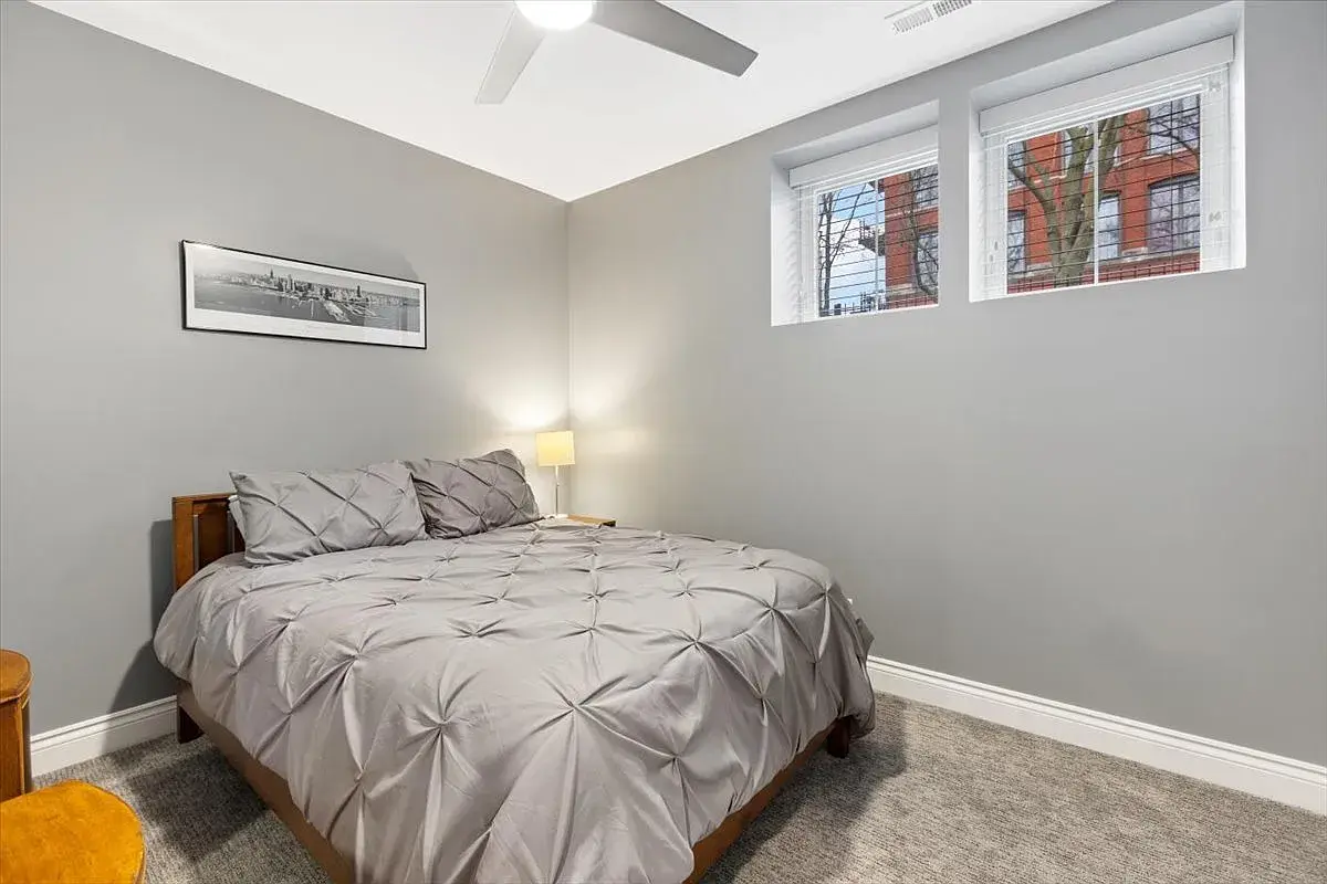 2514 W Moffat St,   Chicago, IL 60647