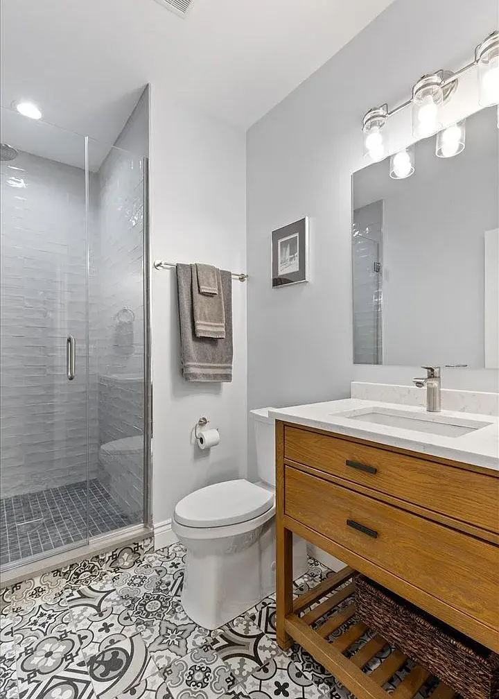 2514 W Moffat St,   Chicago, IL 60647